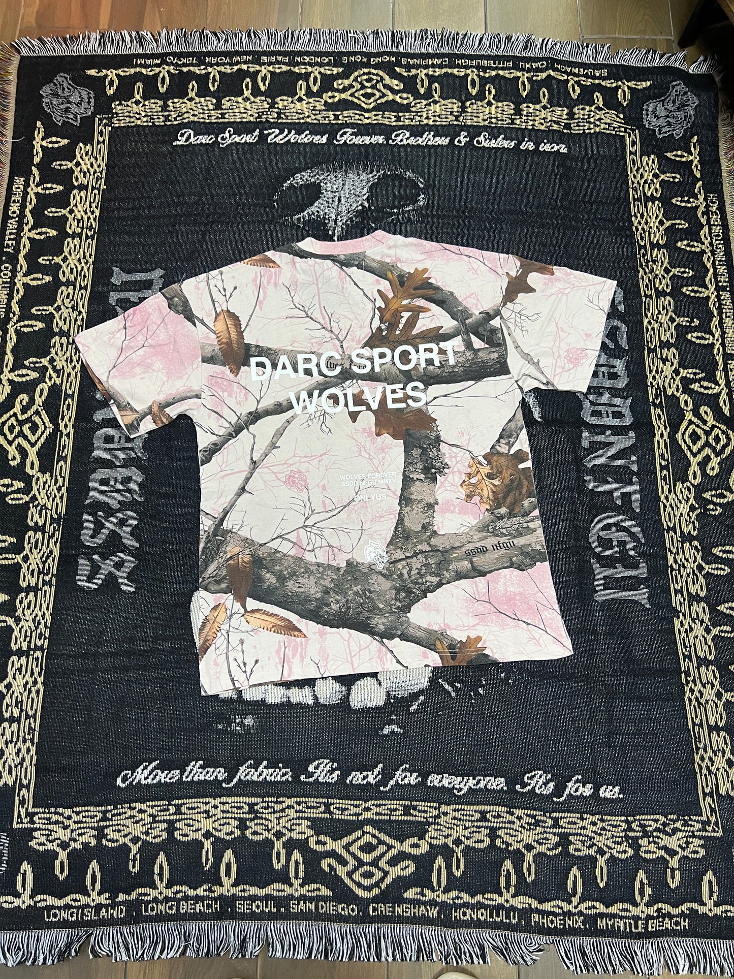 DARC SPORT WOLVES “PREMIUM” OVERSIZED TEE IN BROWN/LIGHT MAUVE WOODLAND CAMO