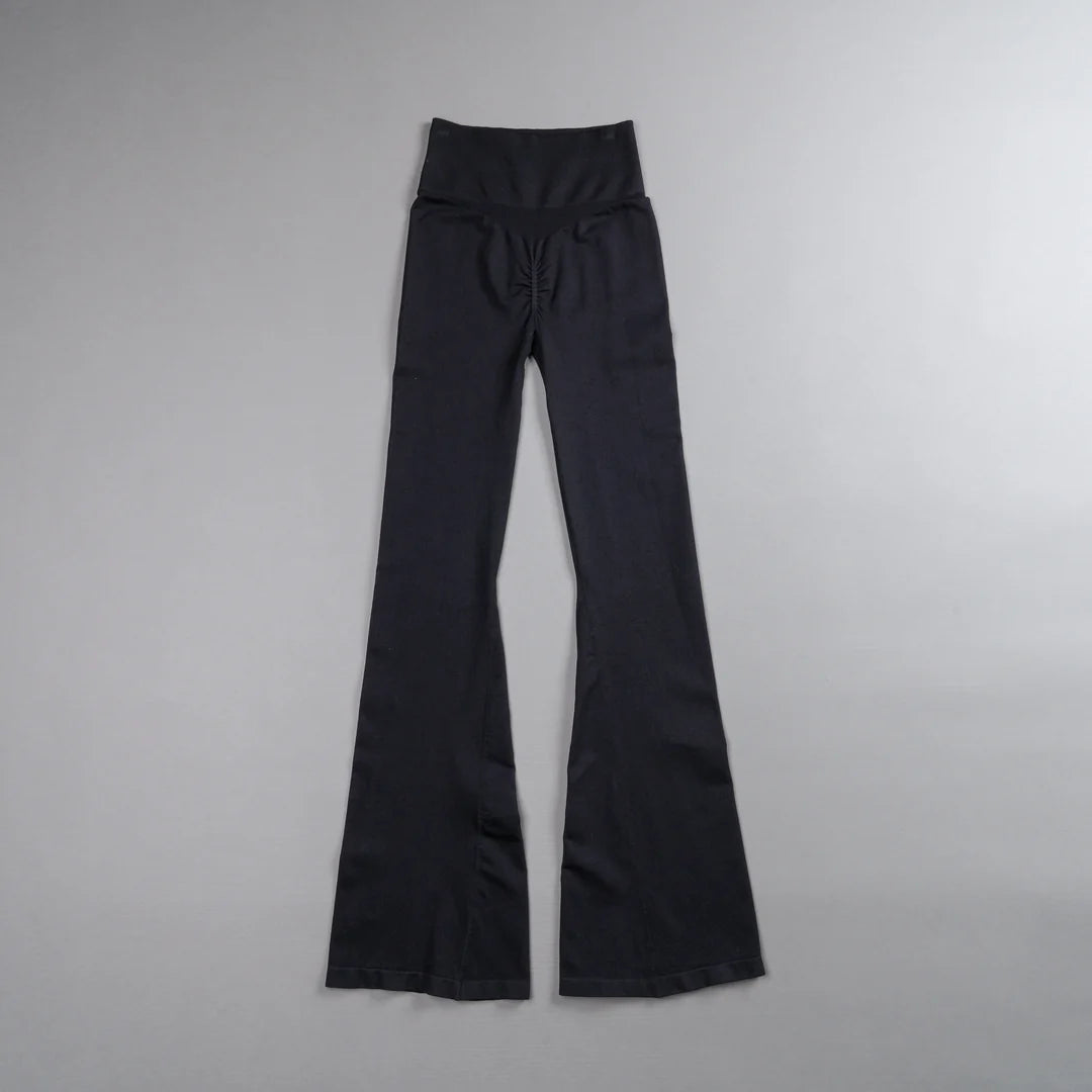 LOYALTY EVERSON SEAMLESS GRACIE FLARE SCRUNCH LEGGINGS IN BLACK