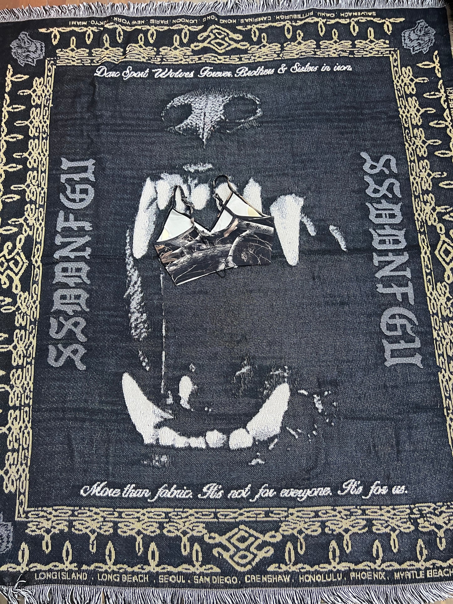 DUAL WOLF EVERSON SEAMLESS BRA IN DARC BROWN WOODLAND