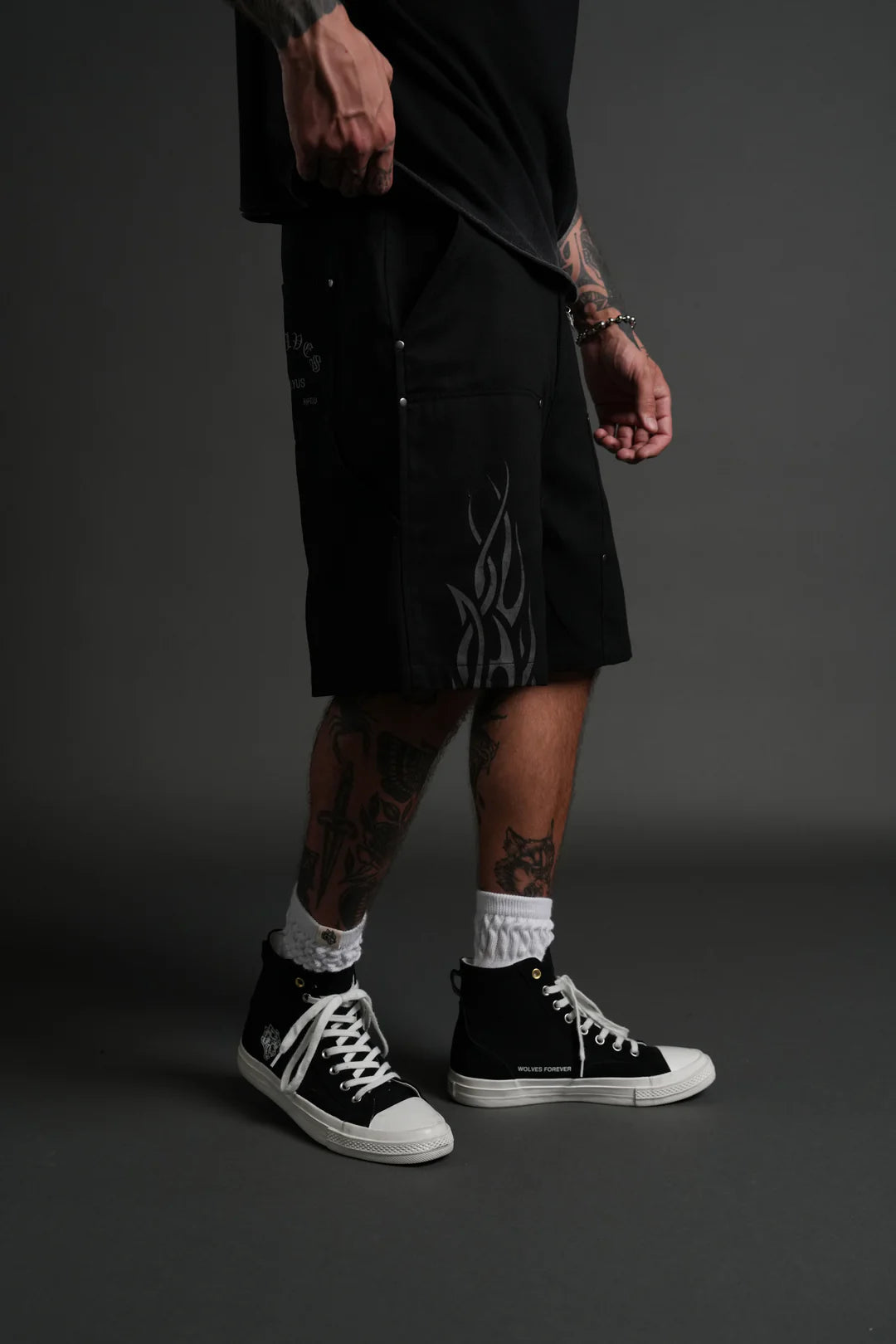 FINITE FLAME OVERSIZED CLARK UTILITY SHORTS IN BLACK