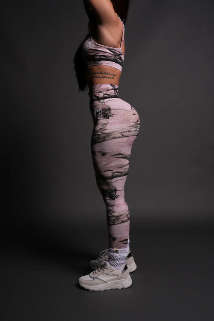 OUR PASSION “EVERSON SEAMLESS” SCRUNCH LEGGINGS OUR PASSION “EVERSON SEAMLESS” SCRUNCH LEGGINGS IN BROWN/LIGHT MAUVE WOODLAND CAMO