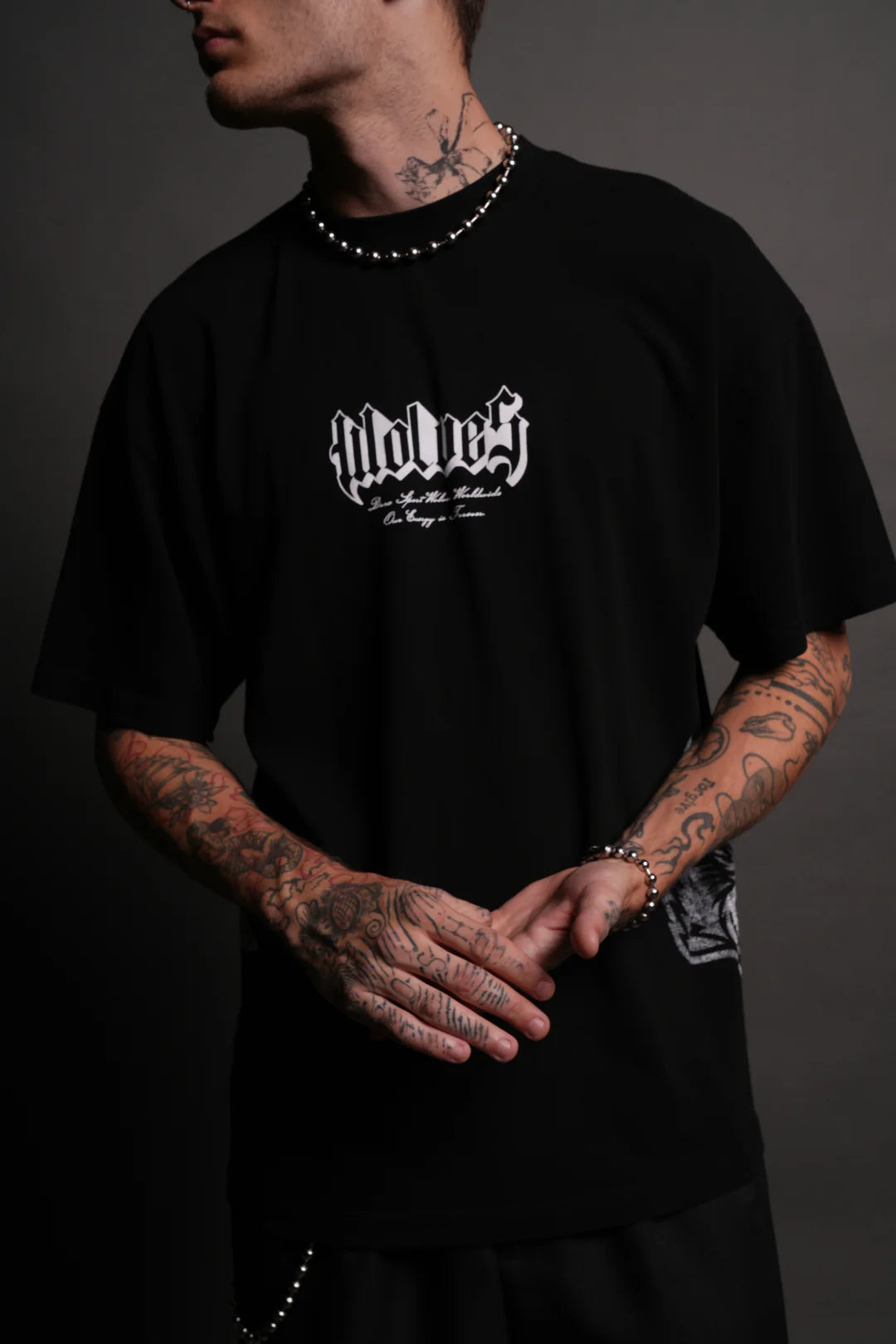 SASUKE UCHIHA SIDE BY SIDE SERIES PREMIUM TEE IN BLACK