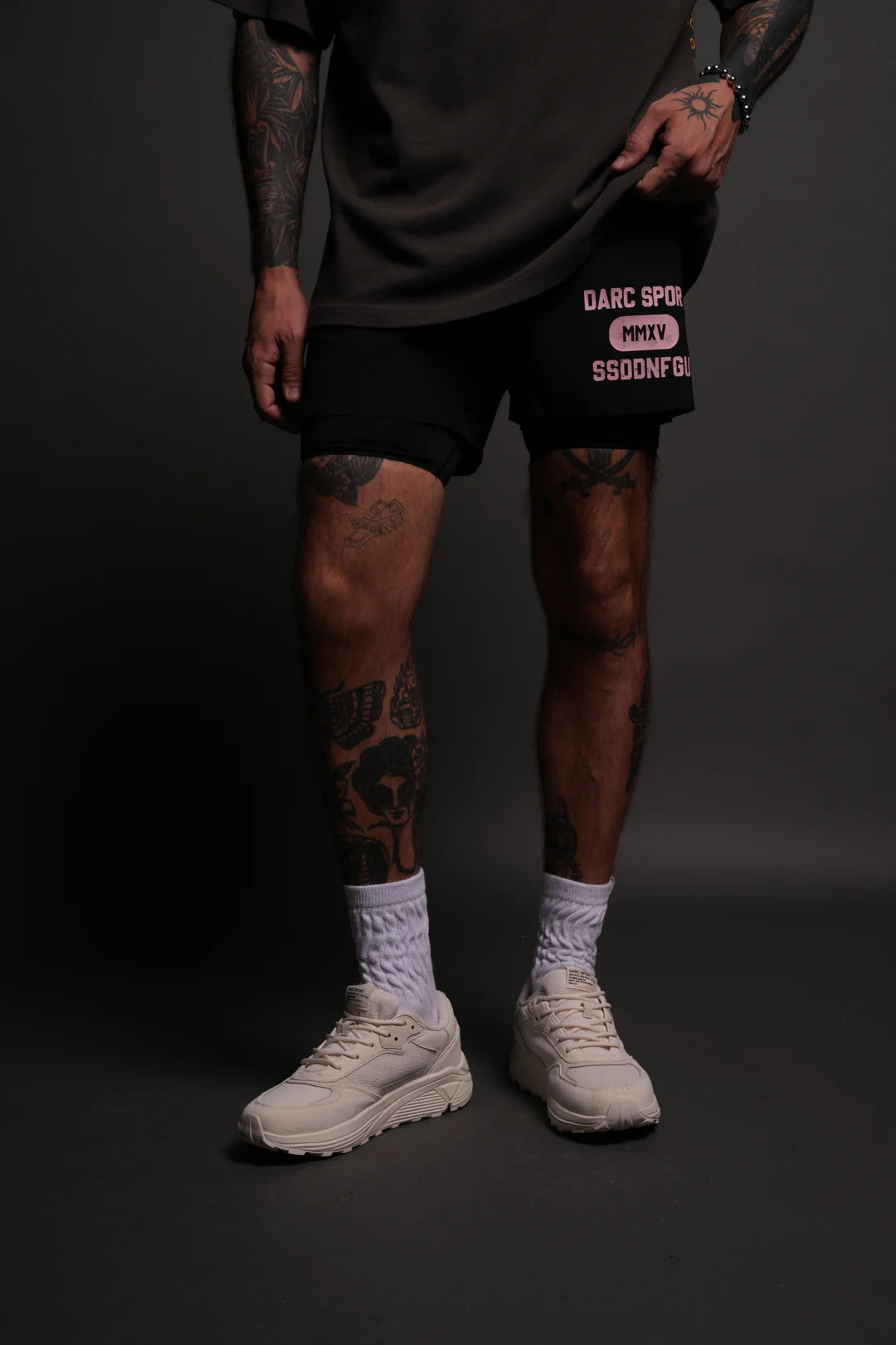 WOLVES FOREVER COMPRESSION SHORTS IN BLACK