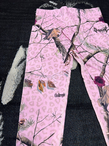 CONCRETE FOREST KELLY SEAMLESS SCRUNCH LEGGINGS